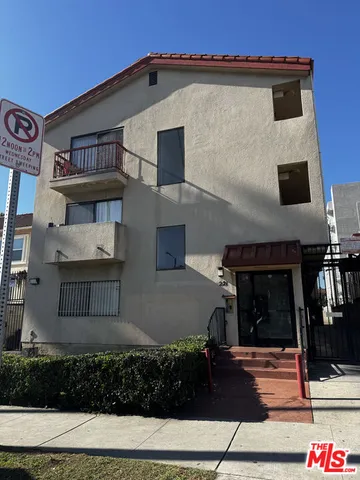 $2,600 | 221 North New Hampshire Avenue, Unit 3B, Los Angeles, CA 90004