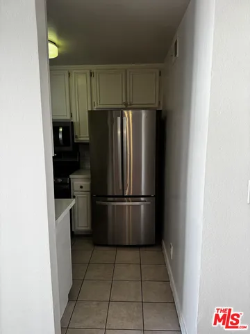 $2,600 | 221 North New Hampshire Avenue, Unit 3B, Los Angeles, CA 90004