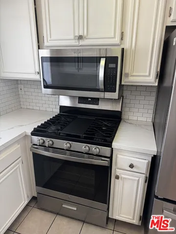 $2,600 | 221 North New Hampshire Avenue, Unit 3B, Los Angeles, CA 90004