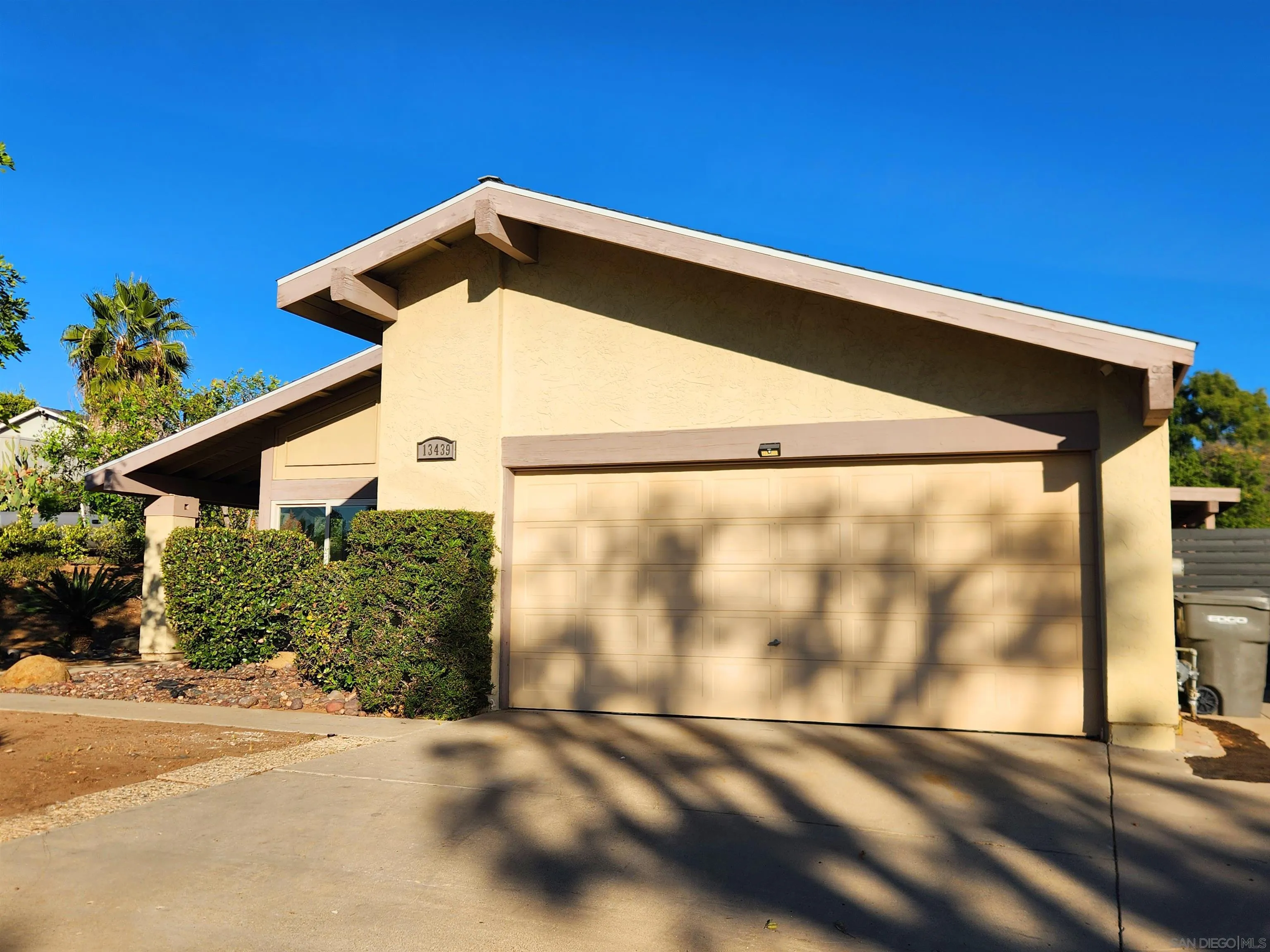13439 Racquet Court Poway, CA 92064 - Photo 2 of 26