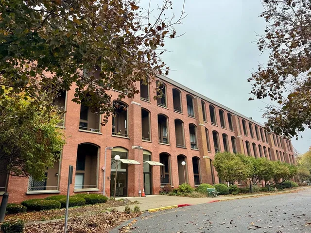 $299,900 | 96 Old Colony Avenue, Unit 112, Taunton, MA 02718