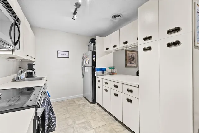 $299,900 | 96 Old Colony Avenue, Unit 112, Taunton, MA 02718