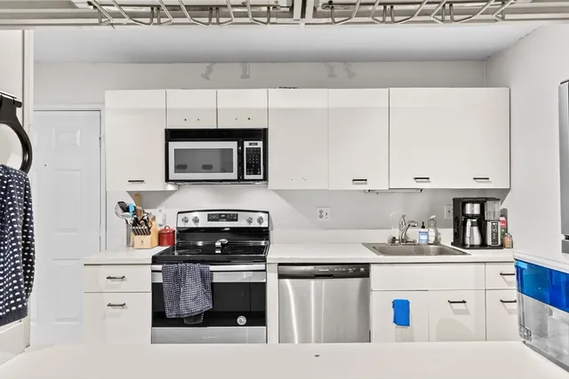 $299,900 | 96 Old Colony Avenue, Unit 112, Taunton, MA 02718