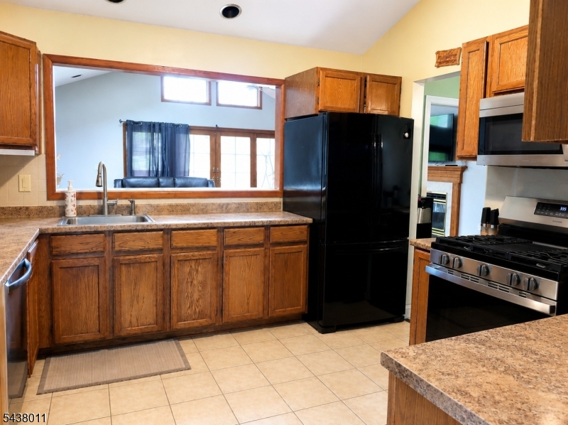 63 Martin Road Livingston, NJ 07039 - Photo 5 of 19