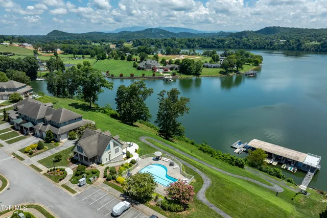 $399,900 | 130 Lookout Pointe, Unit 130, Johnson City, TN 37601