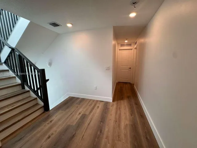 a view of livingroom with furniture