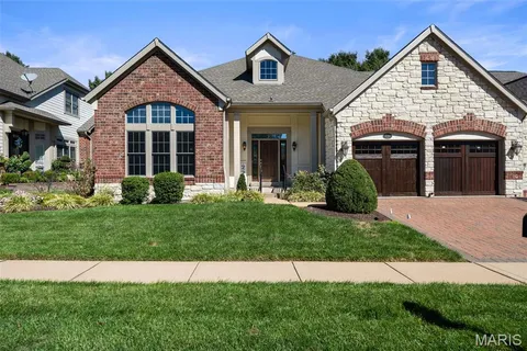 $899,000 | 278 Meadowbrook Country Club Estate Street, Ballwin, MO 63011