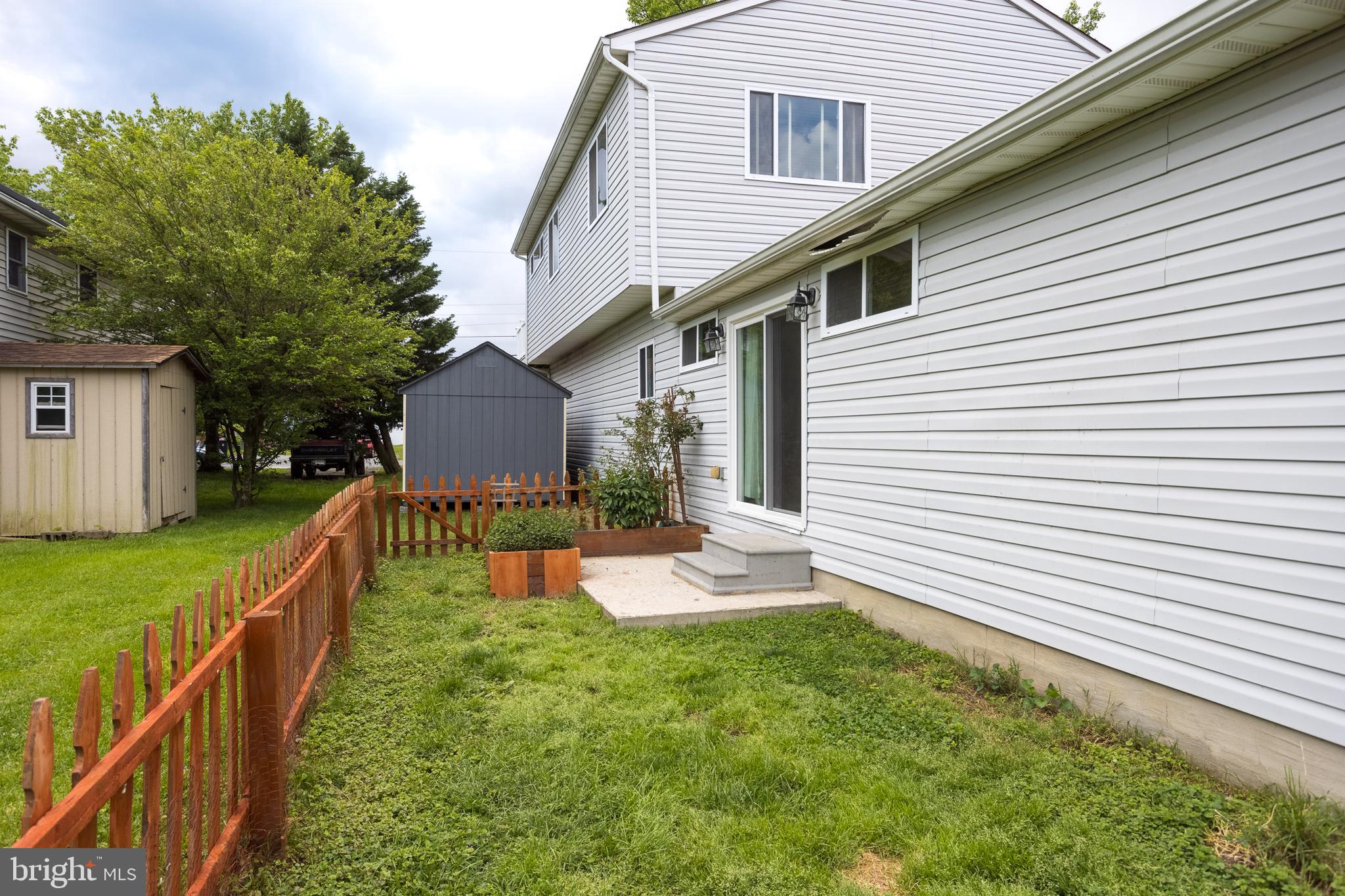 1449 Galena Road Baltimore, MD 21221 - Photo 28 of 31 Side yard