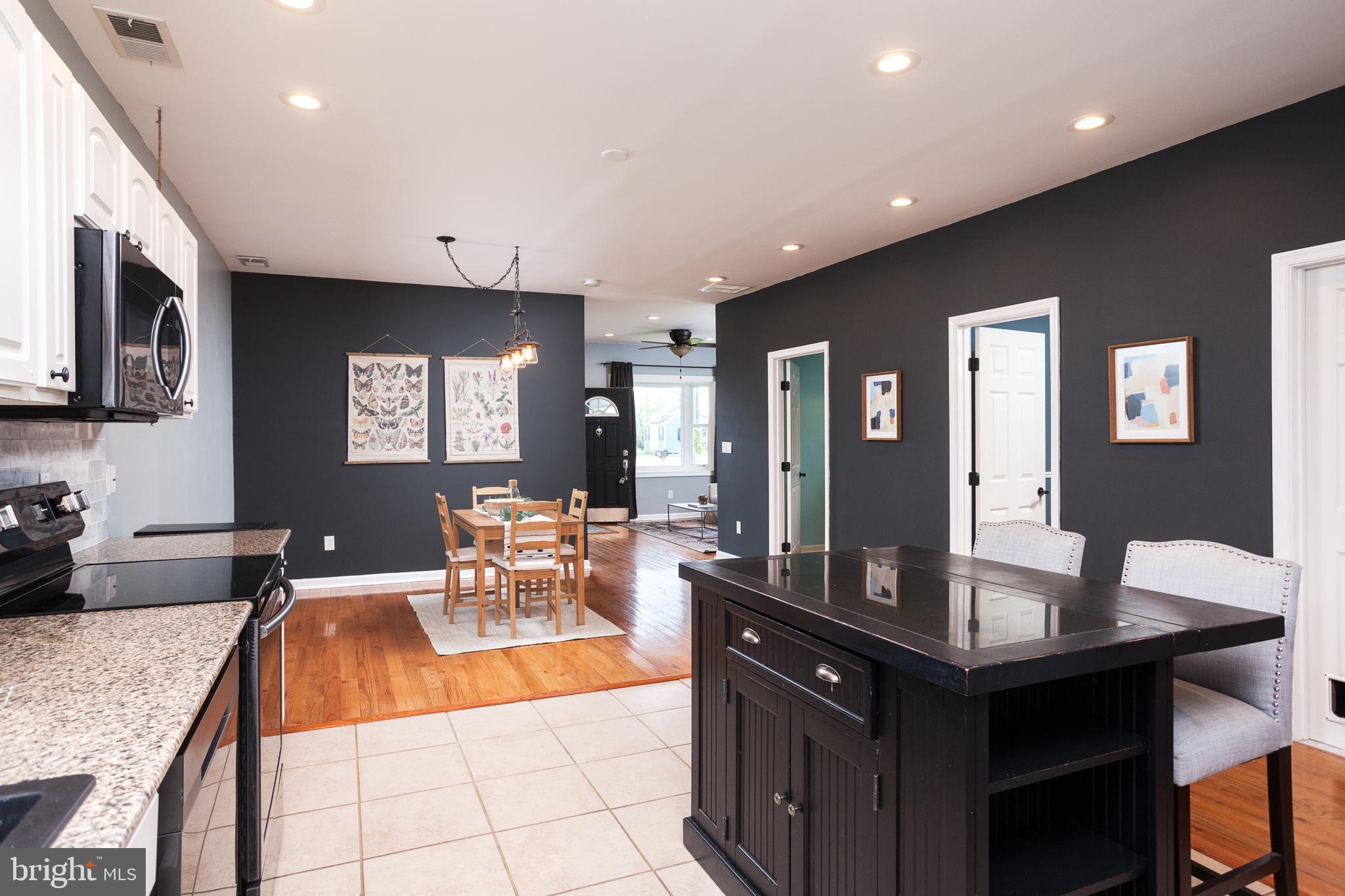 1449 Galena Road Baltimore, MD 21221 - Photo 7 of 31 Large entertaining area