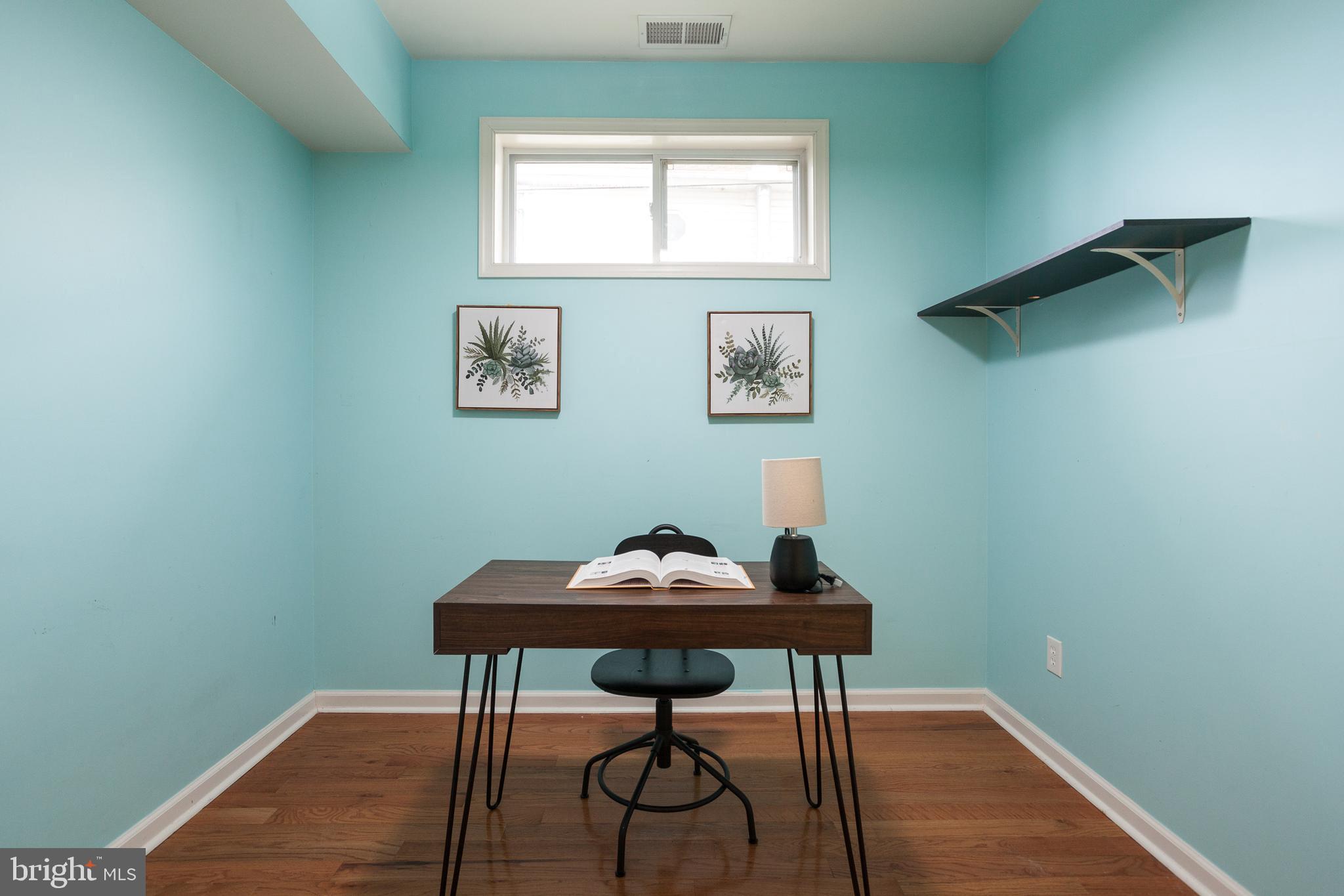 1449 Galena Road Baltimore, MD 21221 - Photo 9 of 31 Small office area