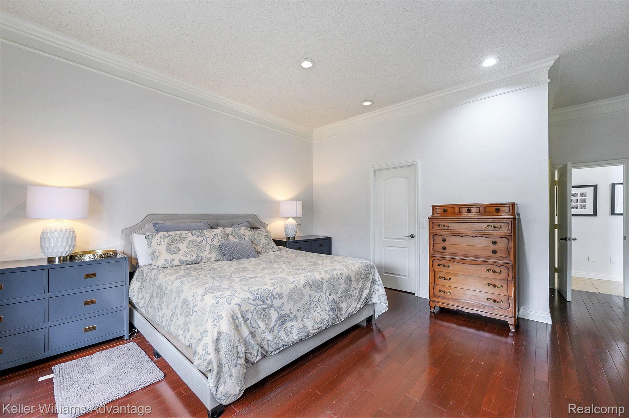 6940 Drake Road West Bloomfield, MI 48322 - Photo 18 of 59 6940-Drake_33.jpg