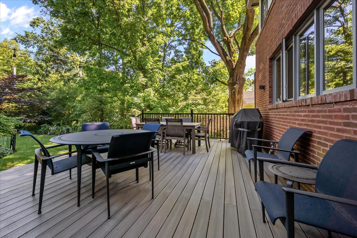 1620 Ravine Terrace Highland Park, IL 60035 - Photo 8 of 24