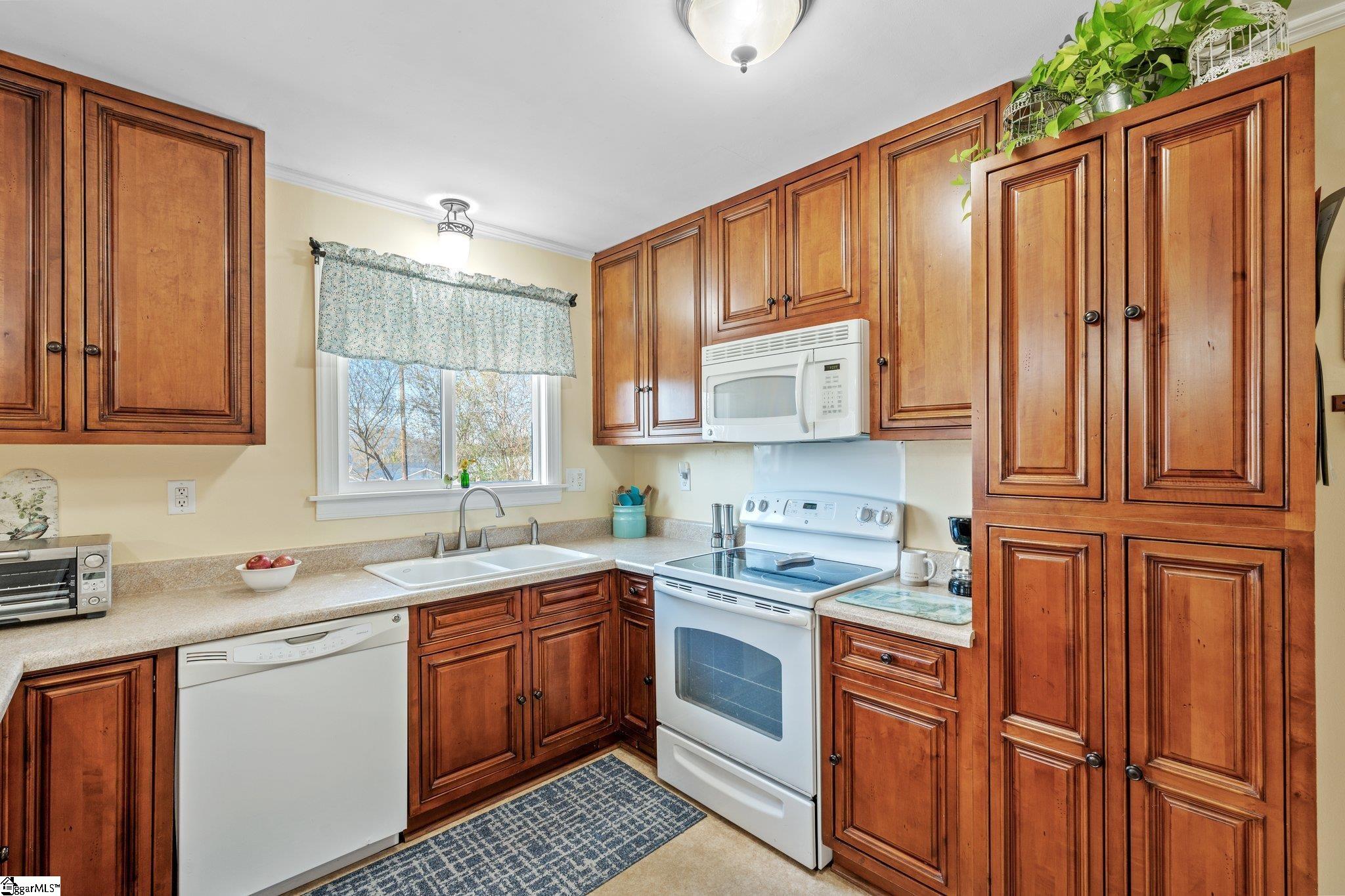 216 Highland Road Duncan, SC 29334 - Photo 6 of 23 Gallery Image 6