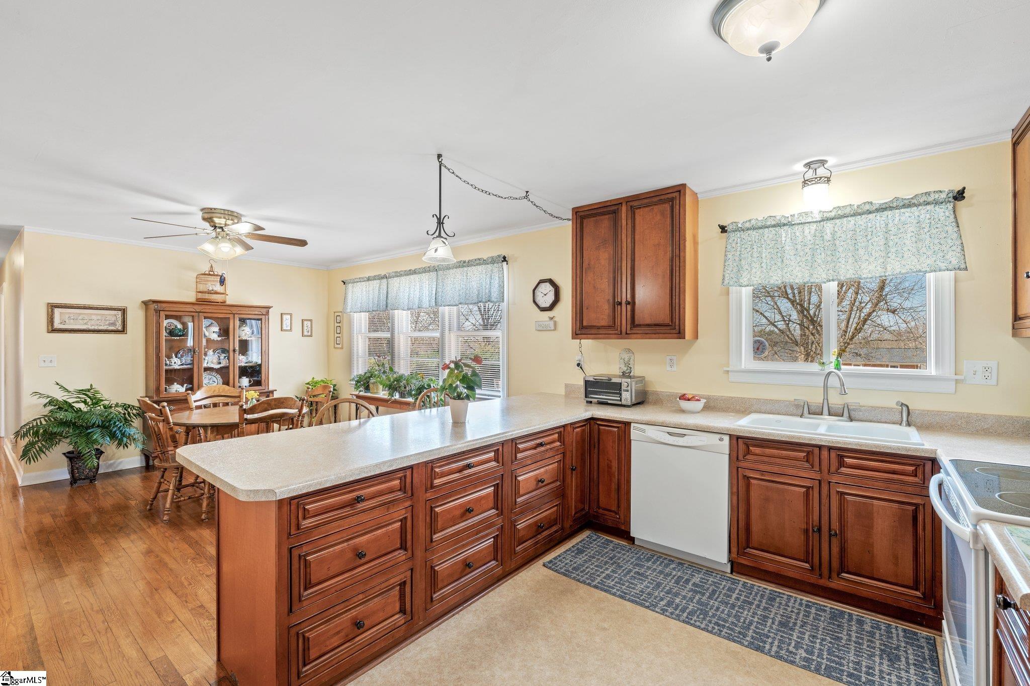 216 Highland Road Duncan, SC 29334 - Photo 7 of 23 Gallery Image 7