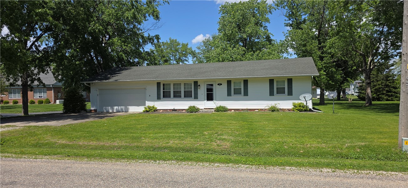 104 East Harrison Street Sigel, IL 62462 - Photo 2 of 29