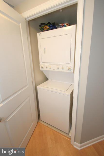 851 North Glebe Road, Unit 1311 Arlington, VA 22203 - Photo 21 of 30 a utility room with dryer and washer
