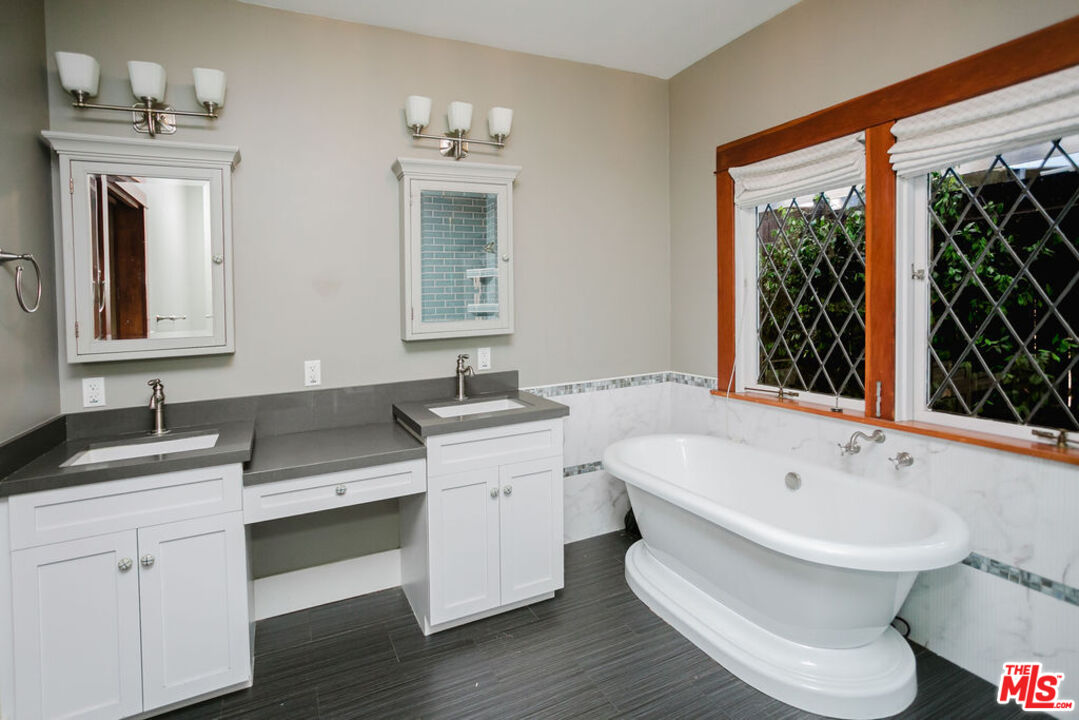 13239 Addison Street Sherman Oaks, CA 91423 - Photo 13 of 29