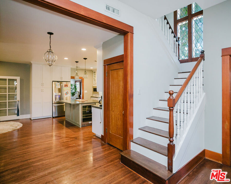 13239 Addison Street Sherman Oaks, CA 91423 - Photo 16 of 29