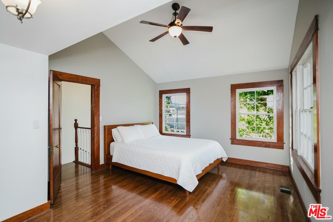 13239 Addison Street Sherman Oaks, CA 91423 - Photo 18 of 29