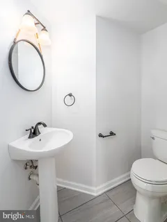 $2,600 | 12755 Fair Crest Court, Unit 301, Fairfax, VA 22033