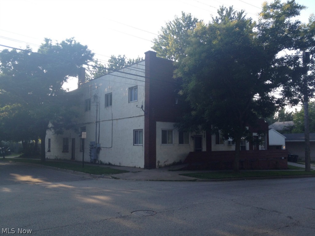 472-476 Brittain Road Akron, OH 44305 - Photo 2 of 3