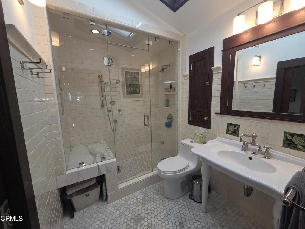 126 North Meridith Avenue Pasadena, CA 91106 - Photo 15 of 31 14 bath