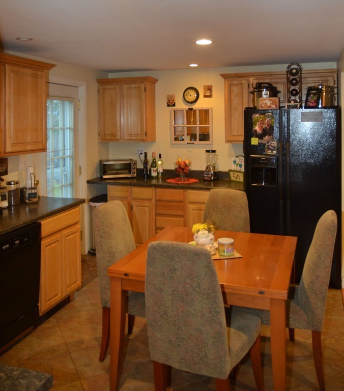 23 Curtis Road Saugus, MA 01906 - Photo 4 of 19 Gallery Image 4