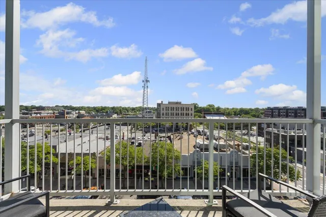 $399,000 | 100 West 5th Street, Unit 611, Royal Oak, MI 48067