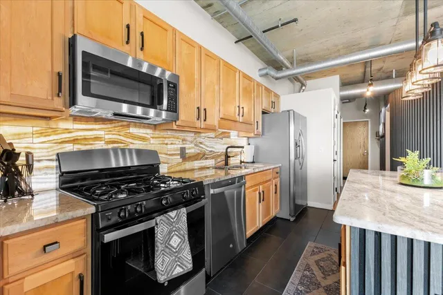 $399,000 | 100 West 5th Street, Unit 611, Royal Oak, MI 48067