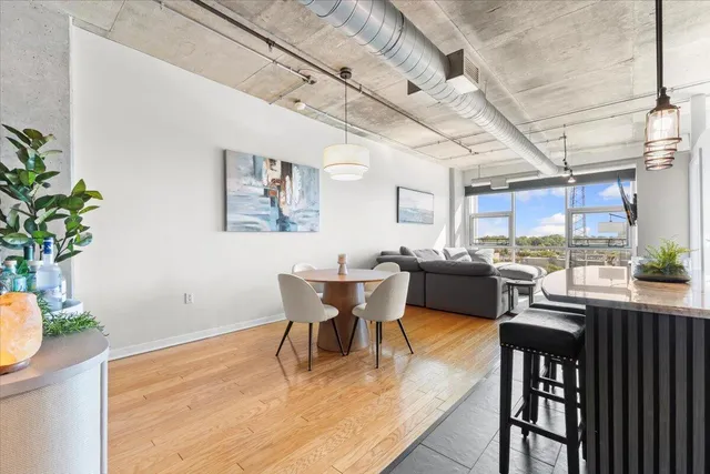 $399,000 | 100 West 5th Street, Unit 611, Royal Oak, MI 48067