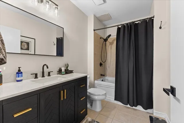 $399,000 | 100 West 5th Street, Unit 611, Royal Oak, MI 48067