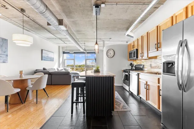 $399,000 | 100 West 5th Street, Unit 611, Royal Oak, MI 48067