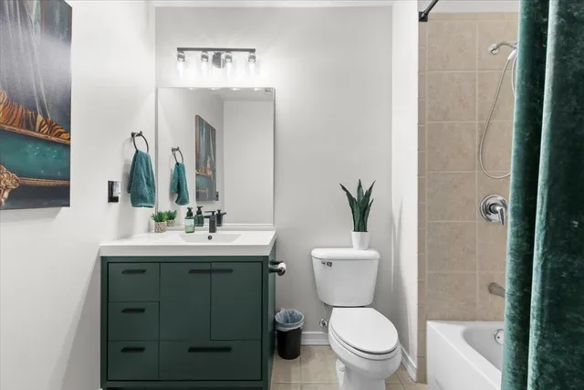 $399,000 | 100 West 5th Street, Unit 611, Royal Oak, MI 48067