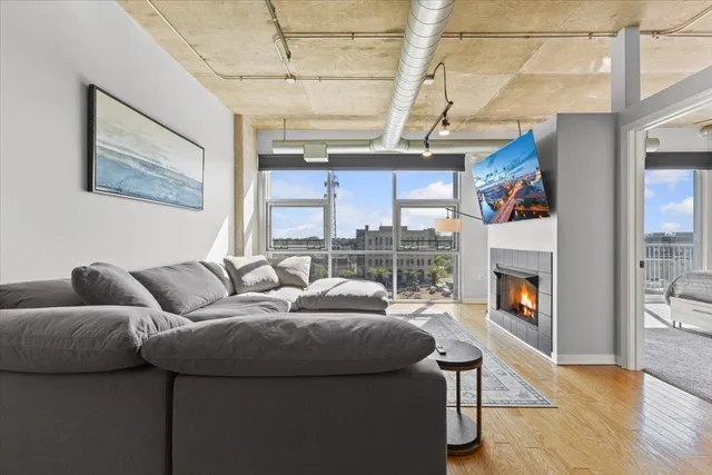 $399,000 | 100 West 5th Street, Unit 611, Royal Oak, MI 48067