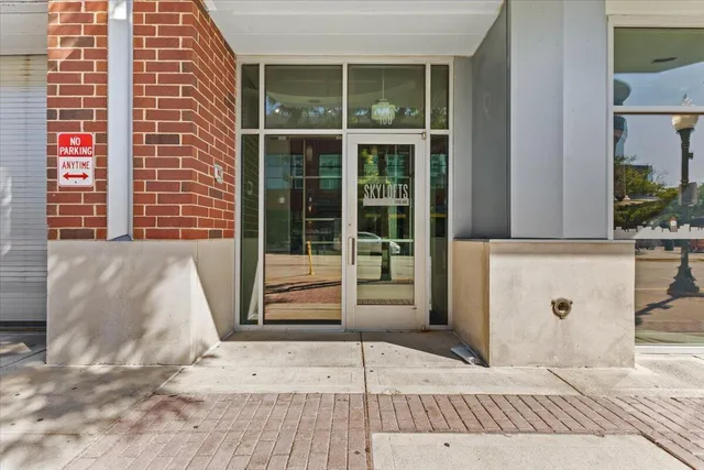 $399,000 | 100 West 5th Street, Unit 611, Royal Oak, MI 48067