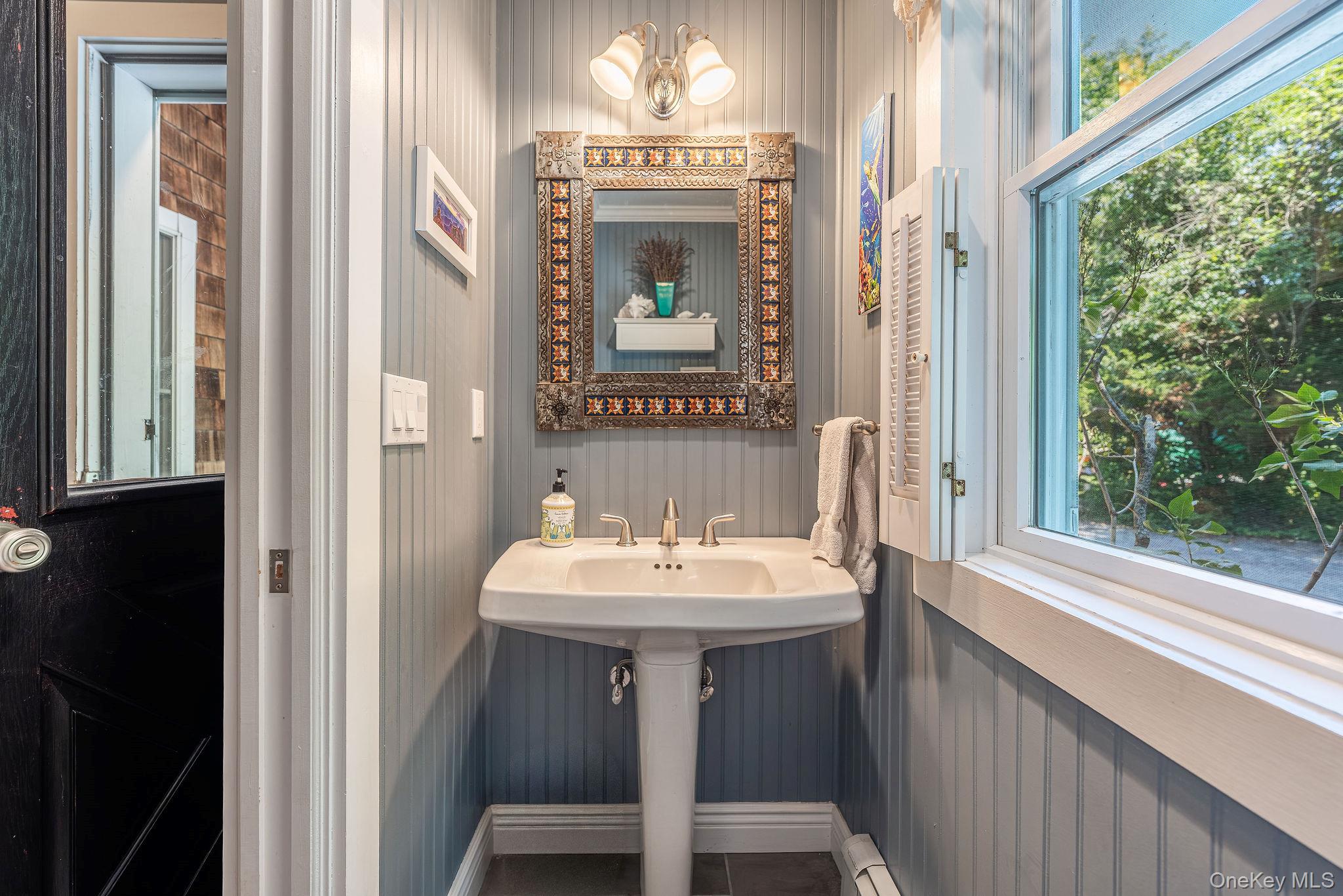 4408 Old North Road Southold, NY 11971 - Photo 14 of 36