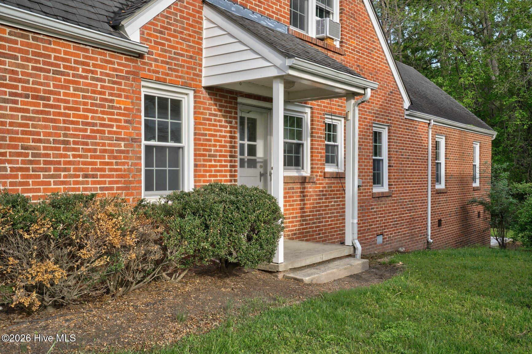 701 East Nash Street Spring Hope, NC 27882 - Photo 32 of 34 Side View