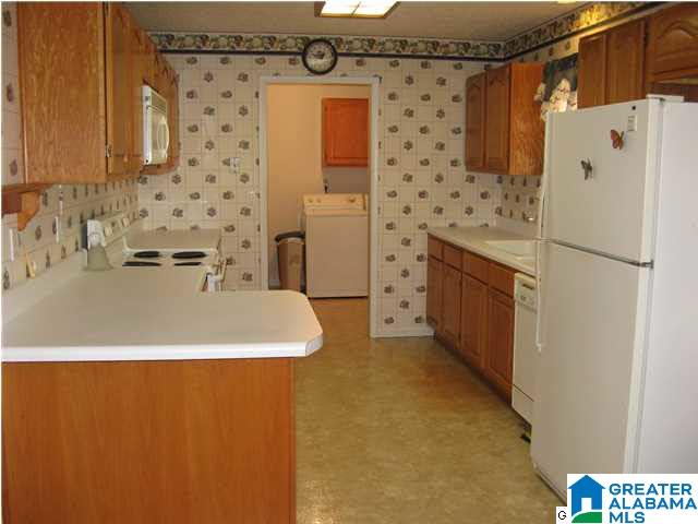 188 Martin Street Sylacauga, AL 35151 - Photo 6 of 27