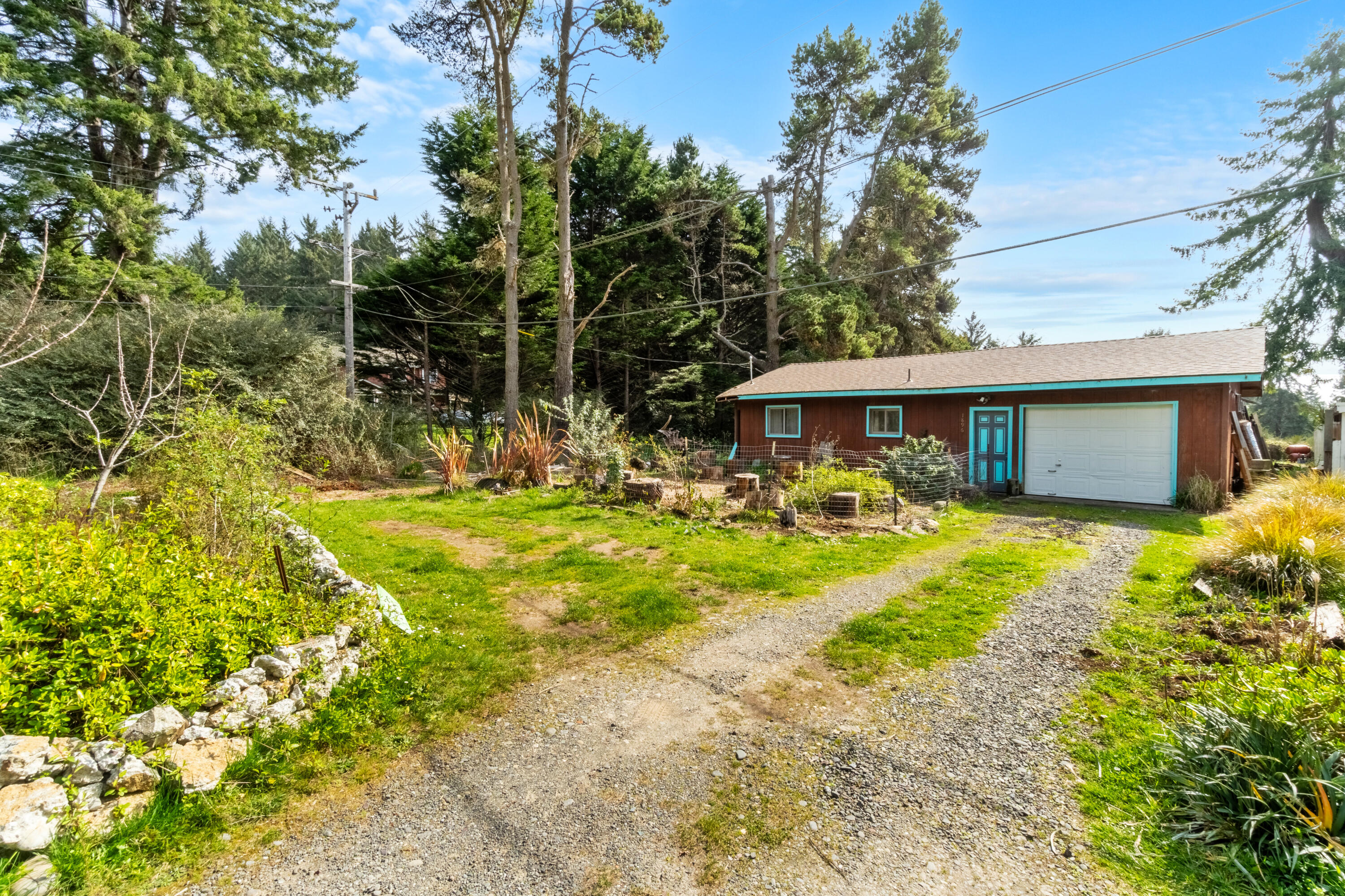 1896 Blake Road McKinleyville, CA 95519 - Photo 2 of 24