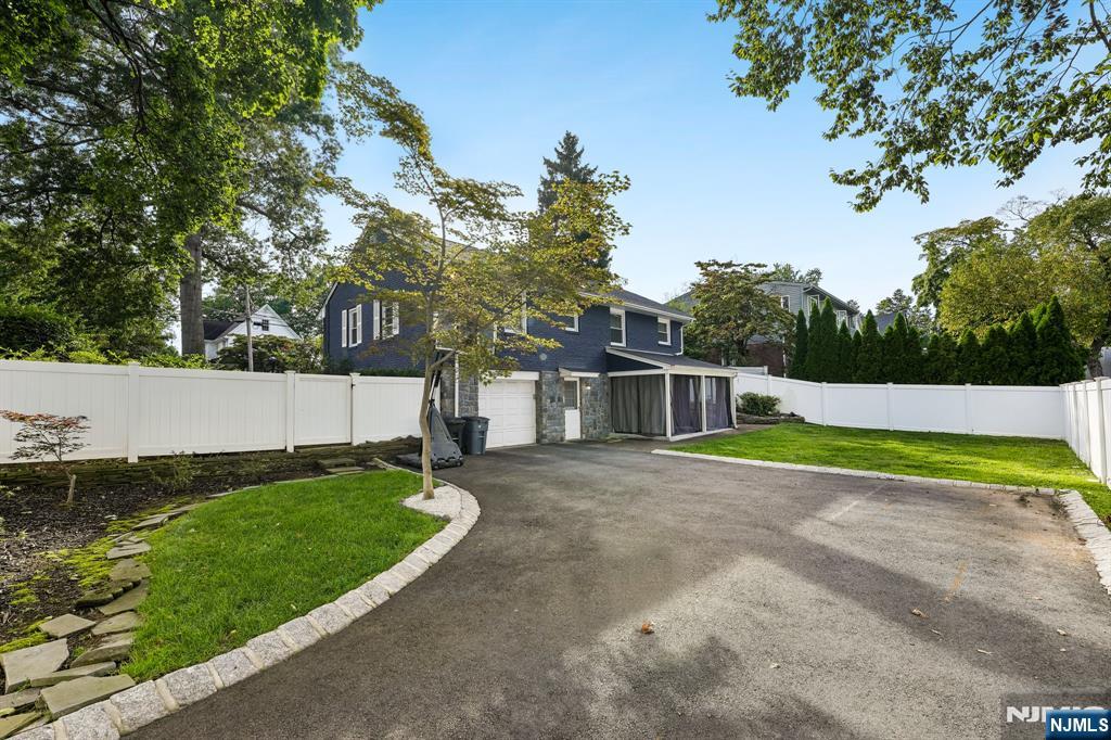 383 Closter Dock Road Closter, NJ 07624 - Photo 14 of 16 Gallery Image 14