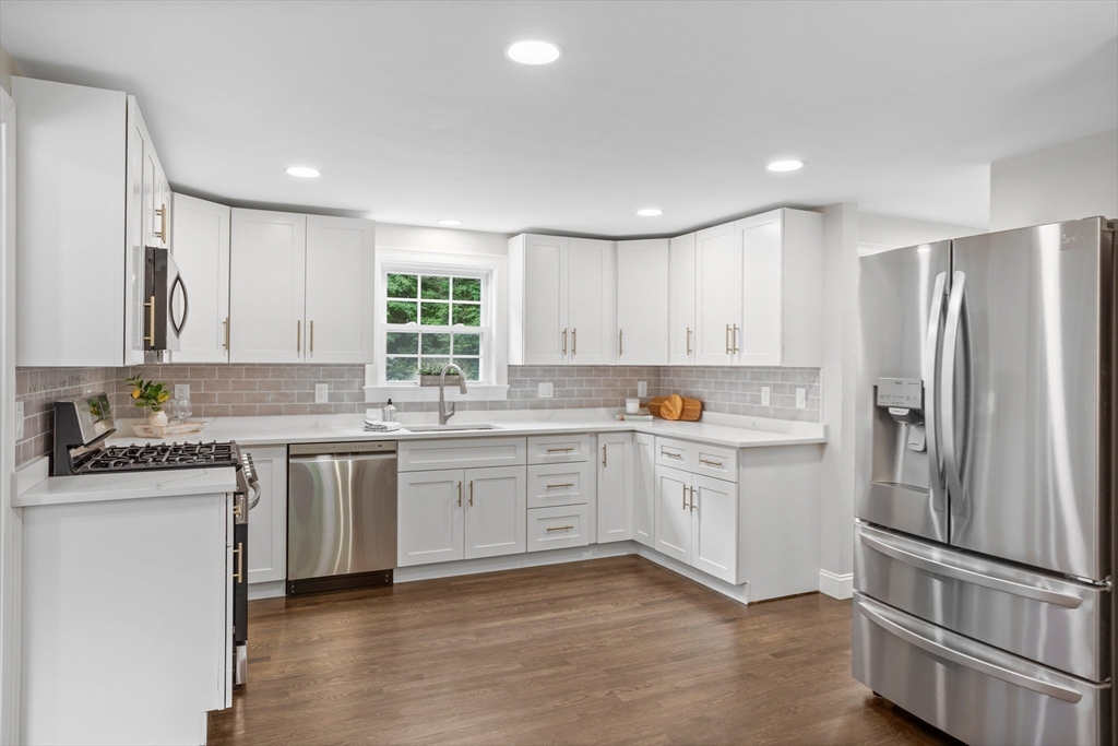 30 Cathy Road Chelmsford, MA 01824 - Photo 8 of 29 Gallery Image 8