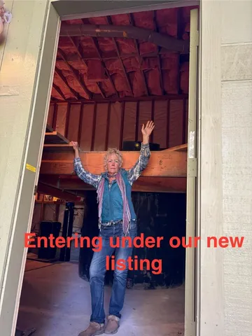 a view of an indoor garage