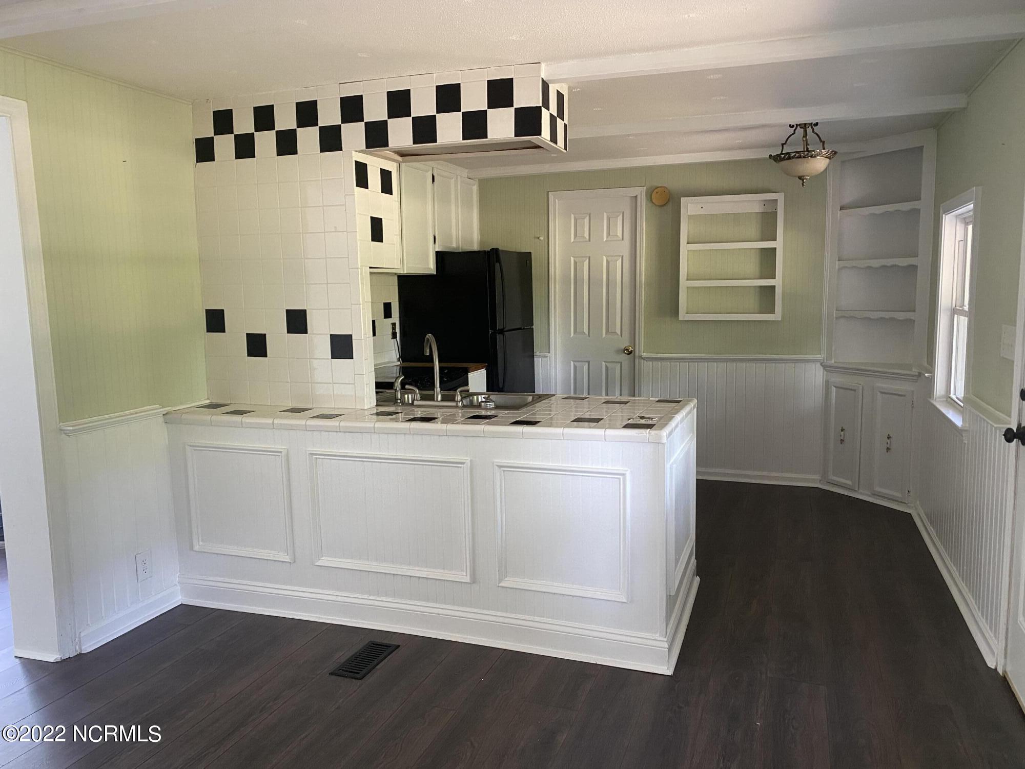 701 Carolina Inlet Acres Road Wilmington, NC 28412 - Photo 11 of 29 kitchen