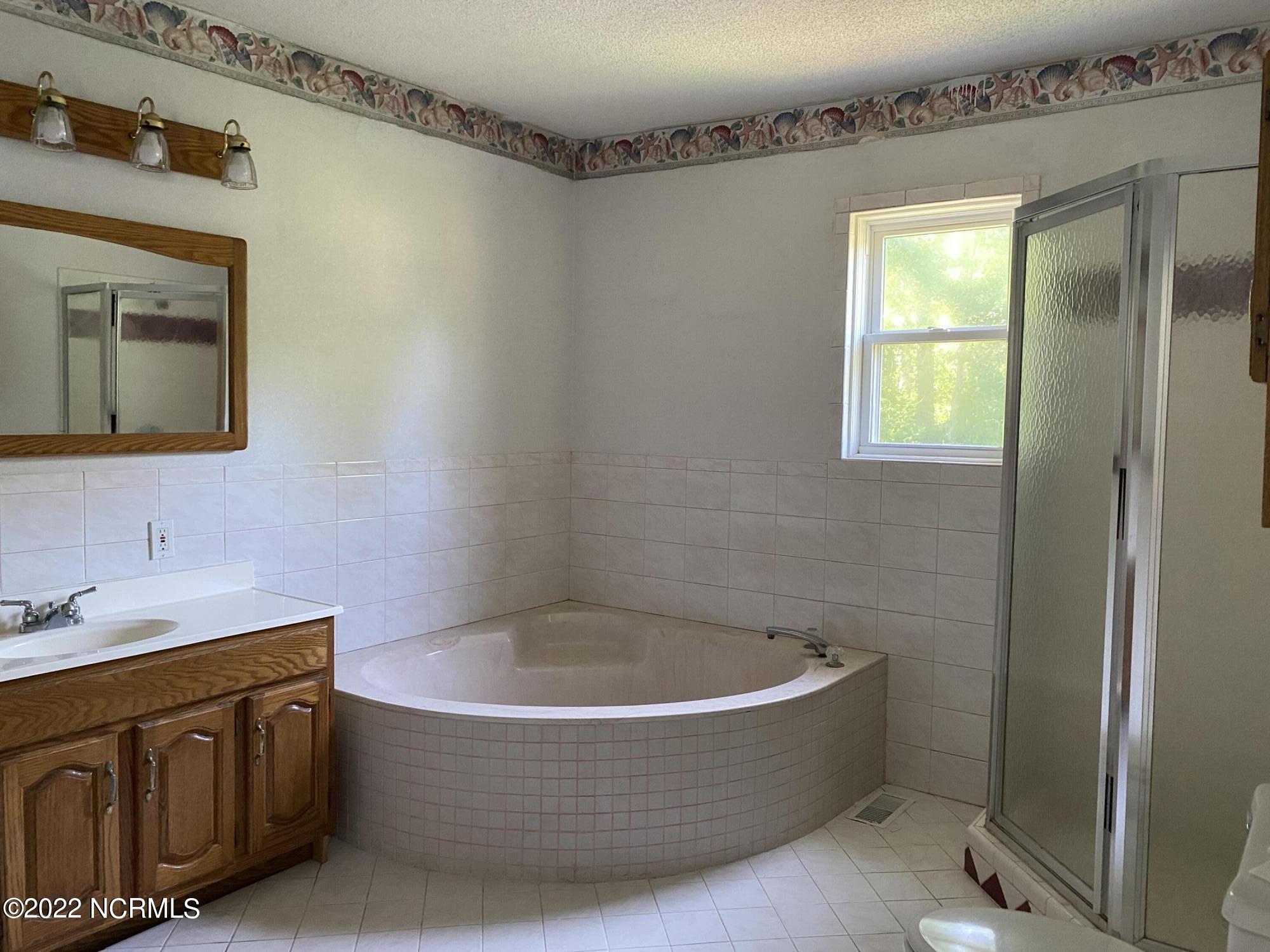 701 Carolina Inlet Acres Road Wilmington, NC 28412 - Photo 25 of 29 master bath