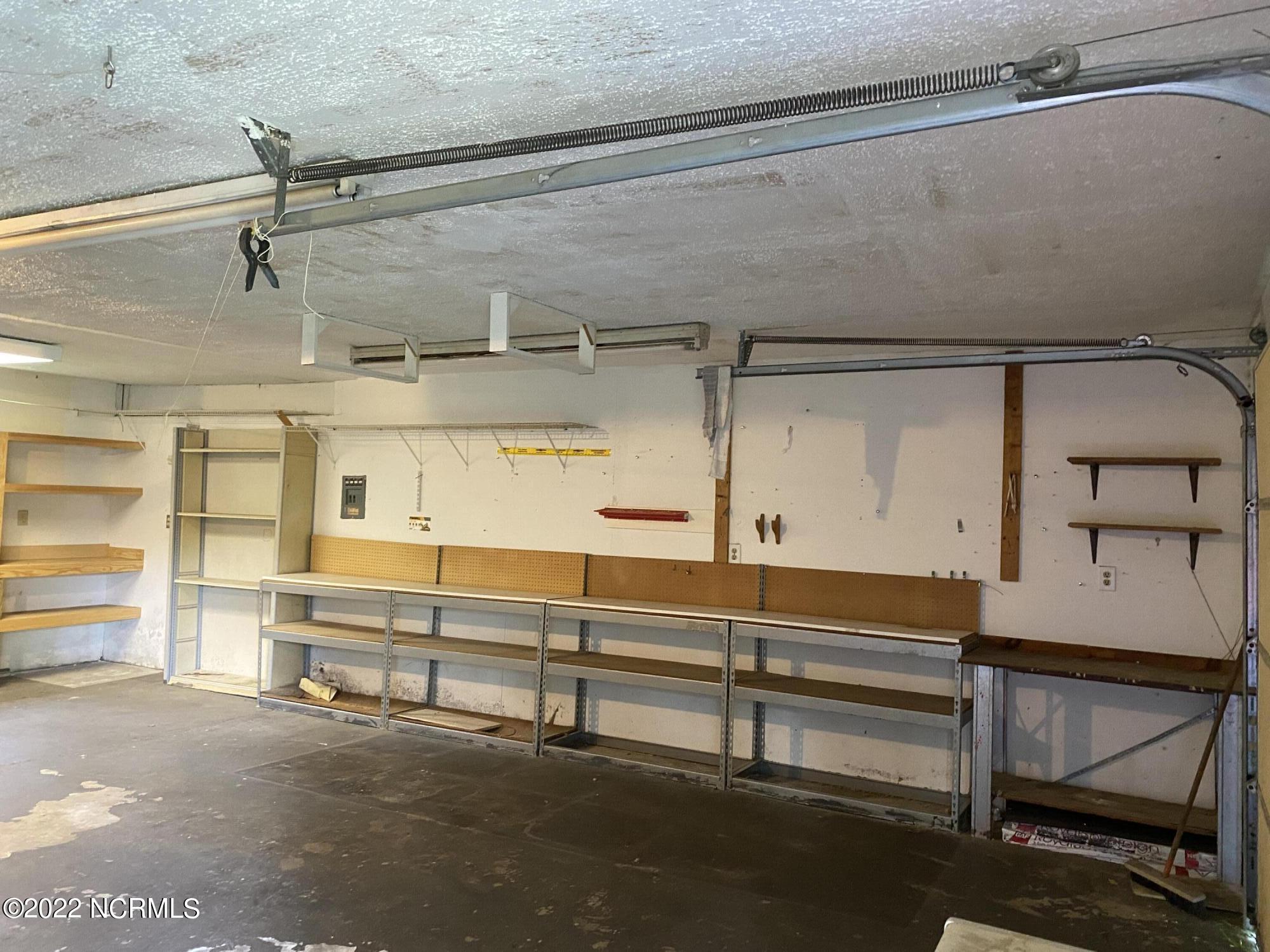 701 Carolina Inlet Acres Road Wilmington, NC 28412 - Photo 29 of 29 garage