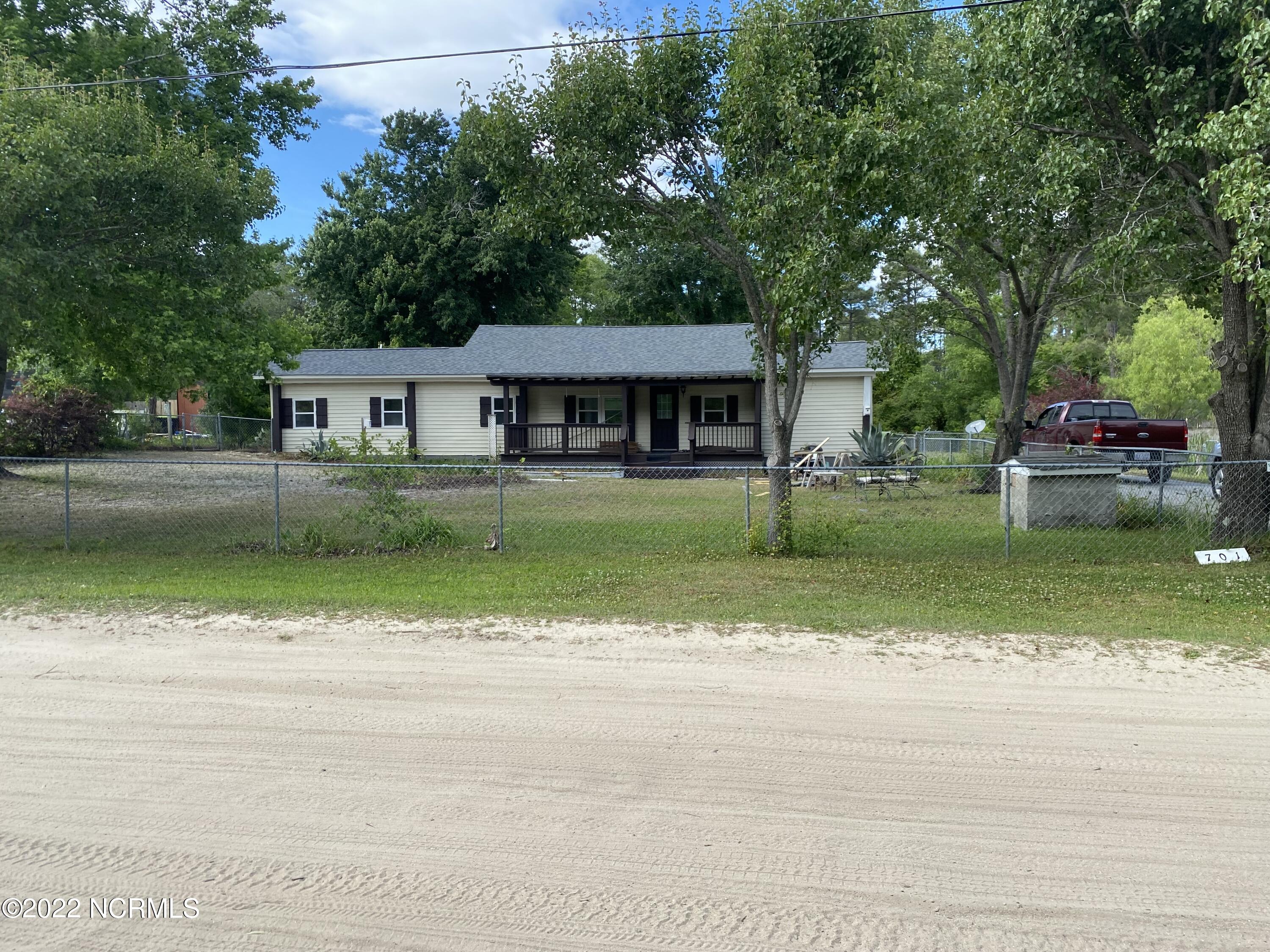 701 Carolina Inlet Acres Road Wilmington, NC 28412 - Photo 3 of 29 Front