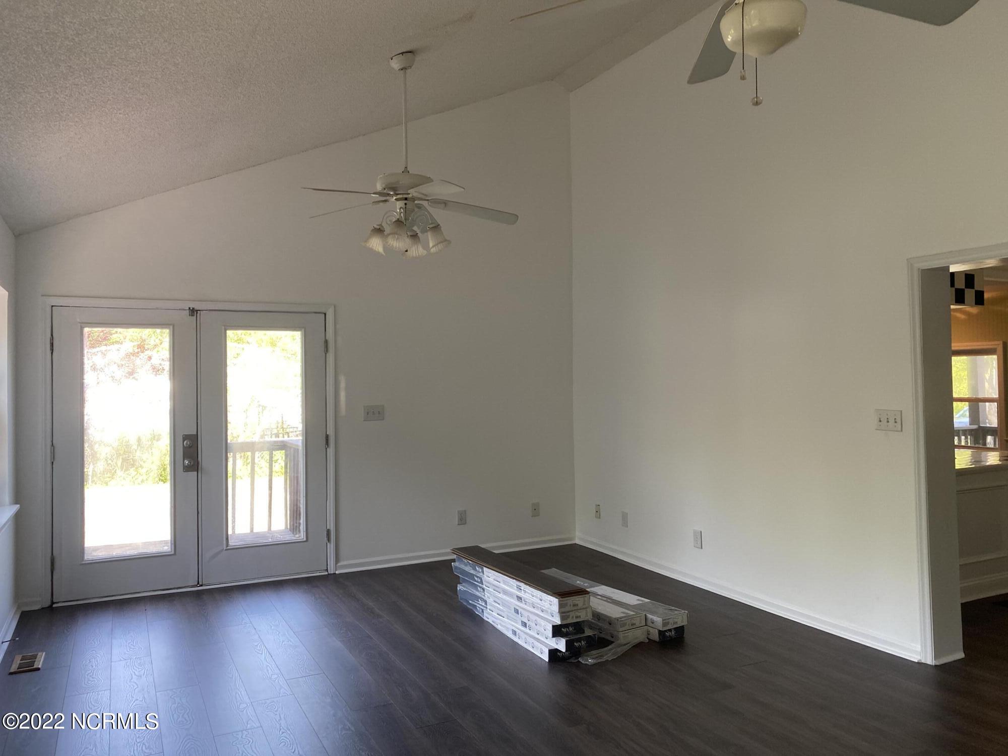 701 Carolina Inlet Acres Road Wilmington, NC 28412 - Photo 9 of 29 great room
