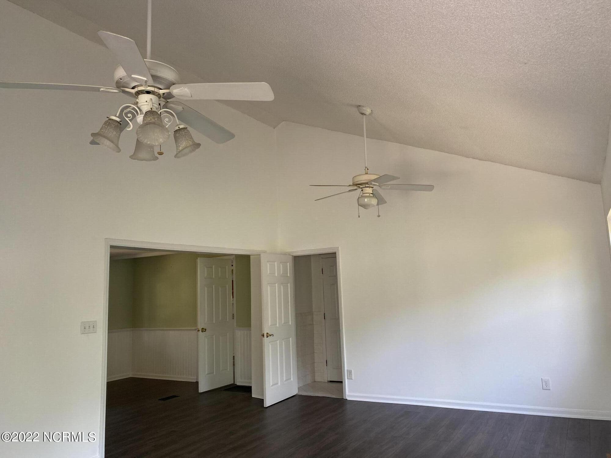 701 Carolina Inlet Acres Road Wilmington, NC 28412 - Photo 10 of 29 Great room
