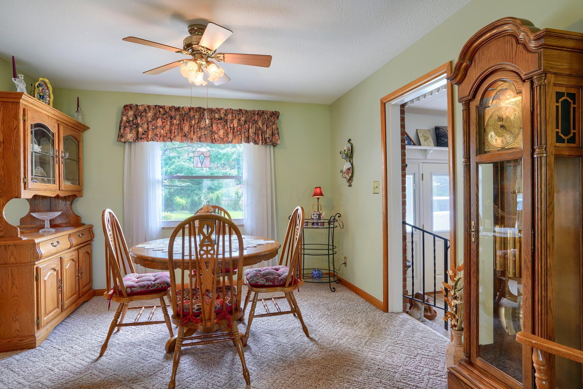 3586 South Hamilton Road Columbus, OH 43232 - Photo 20 of 57 Dining Area