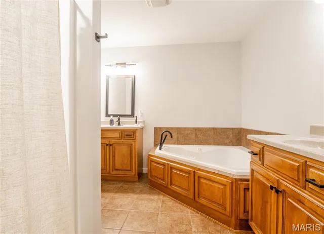 $495,000 | 11559 Finley Drive, Dexter, MO 63841